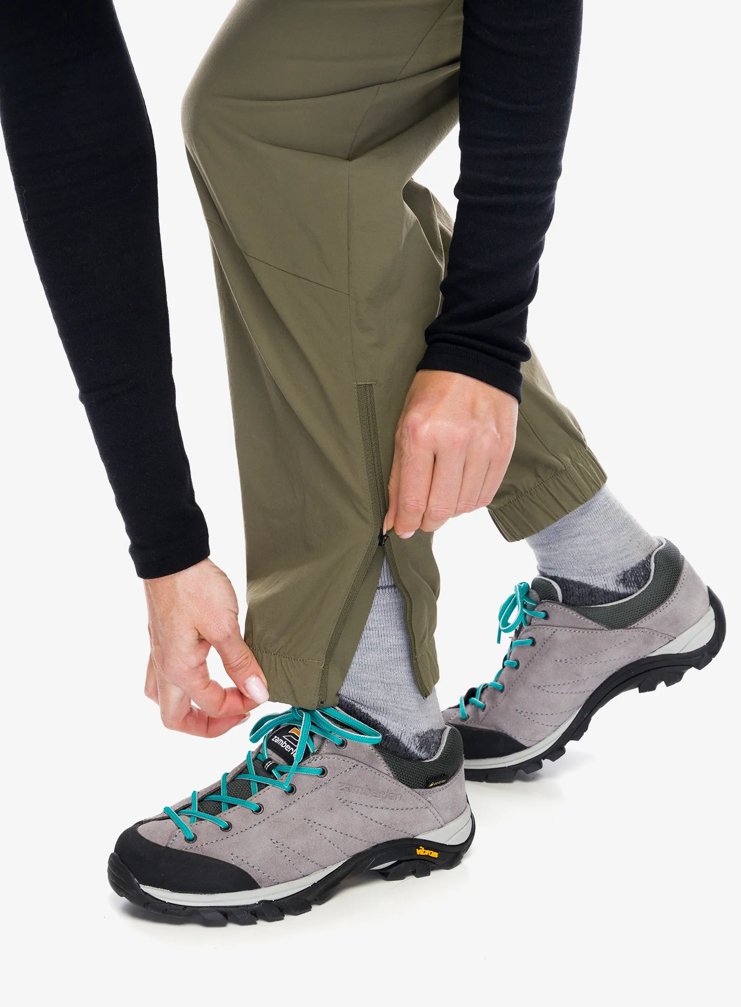 Kalhoty dámské adidas TERREX Utilitas Zip Off Pants - olive strata