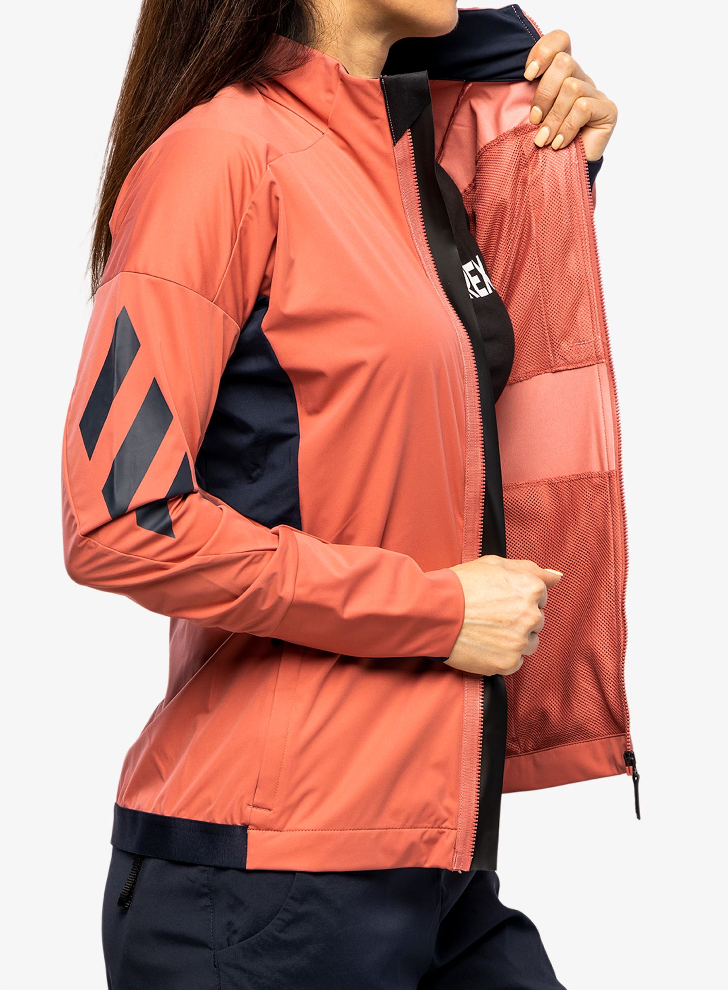 Dámská běžecká bunda adidas TERREX Xperior Cross-Country Ski Soft Shell Jacket - wonder red