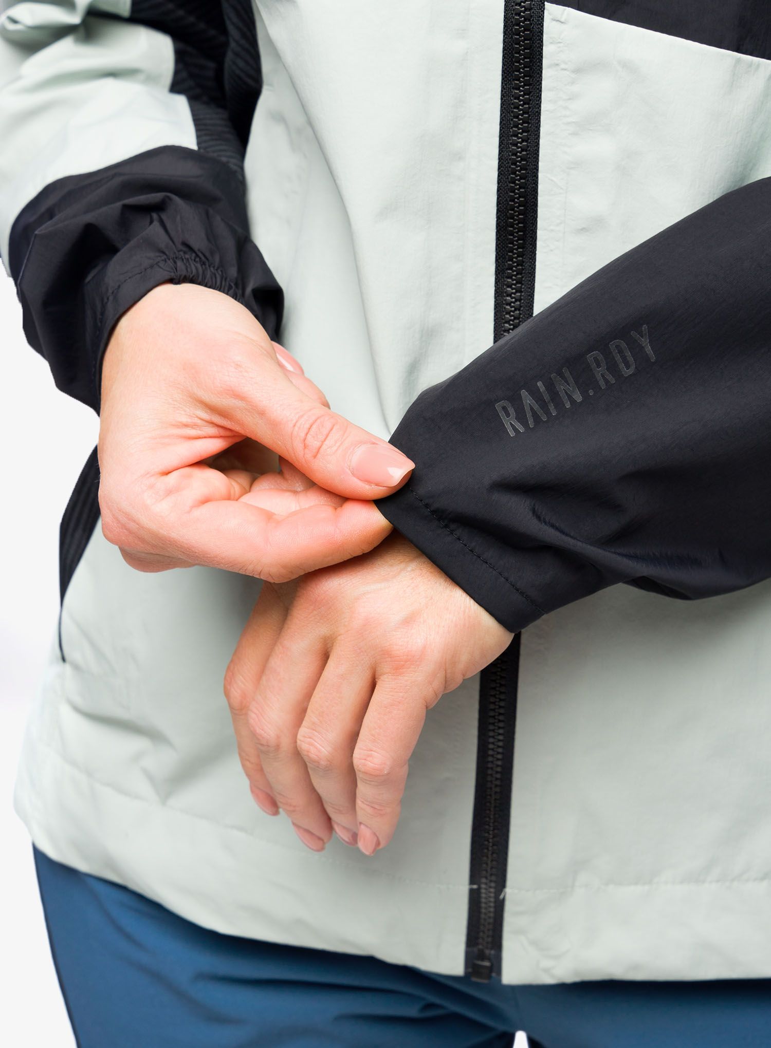 Dámská bunda do deště adidas TERREX Xperior Hybrid Primeknit Rain Jkt - wonsil/black