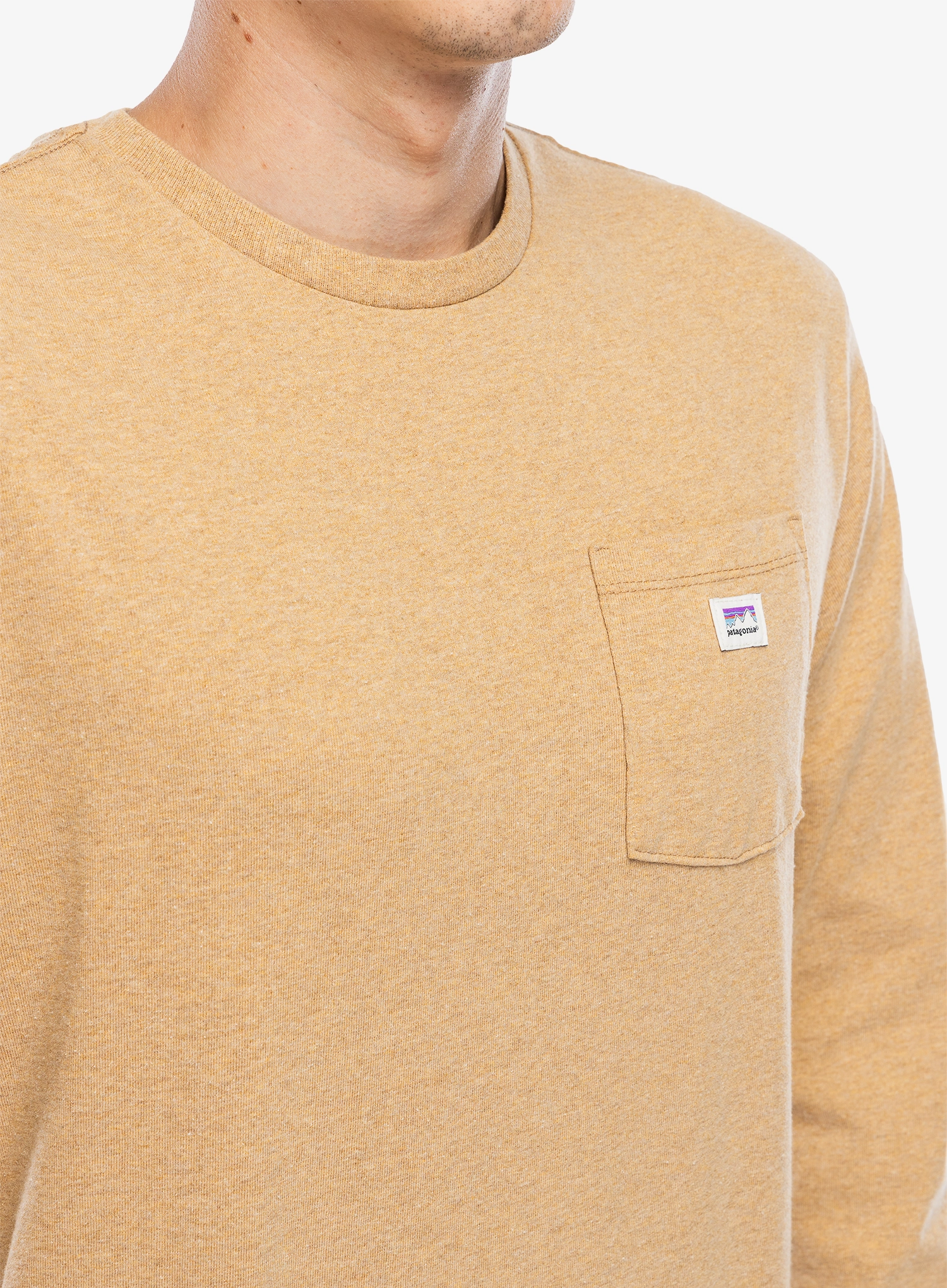 Mikina bez kapuce Patagonia L/S Shop Sticker Pocket Responsibili-Tee - talon gold