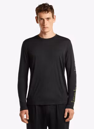 IcebreakerMerino150TechLiteLSTeeIBVertical_black_fw26_032.webp