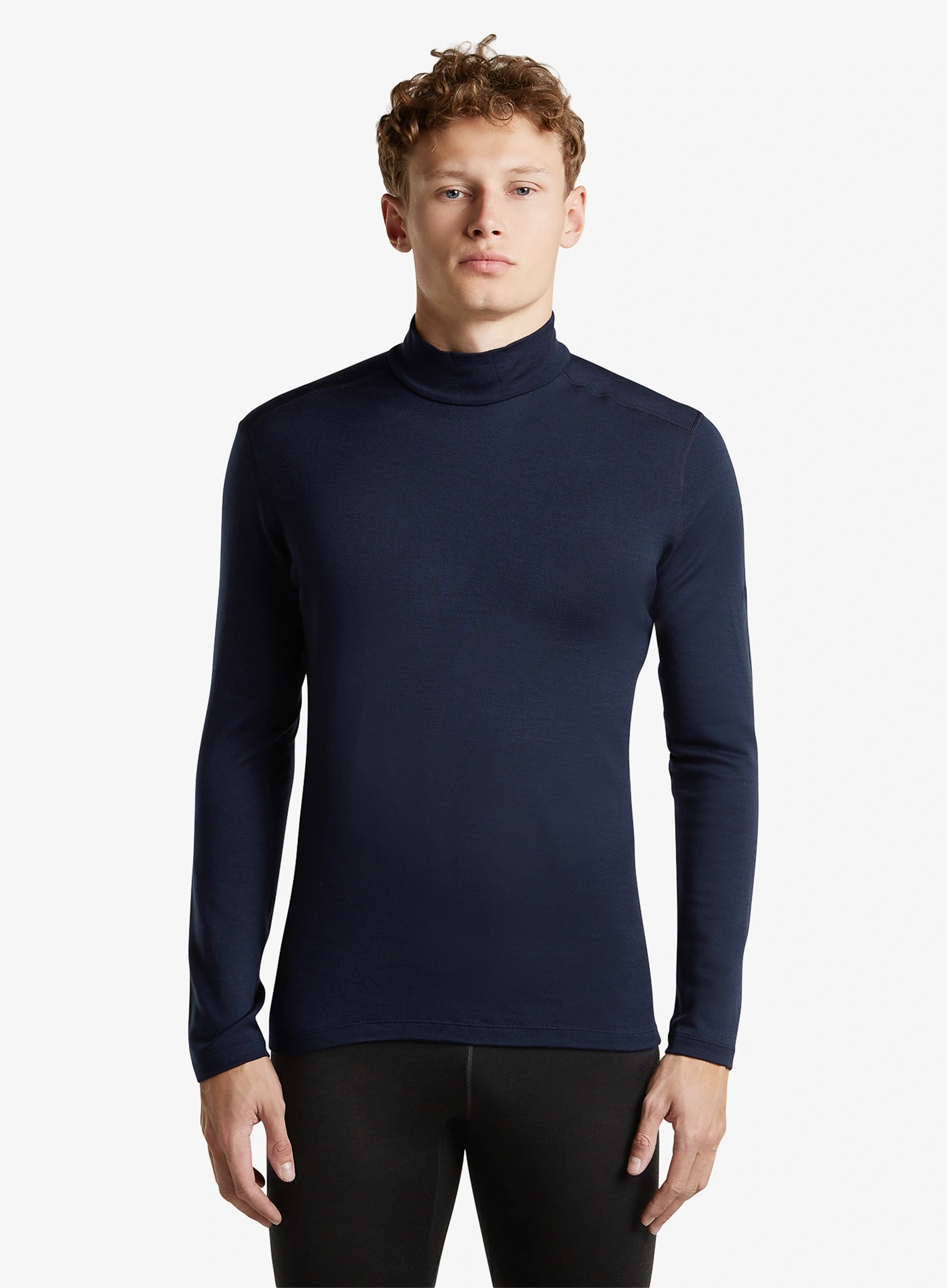 Icebreaker260TechLSTurtleneck_midnightnavy_fw26_265.webp