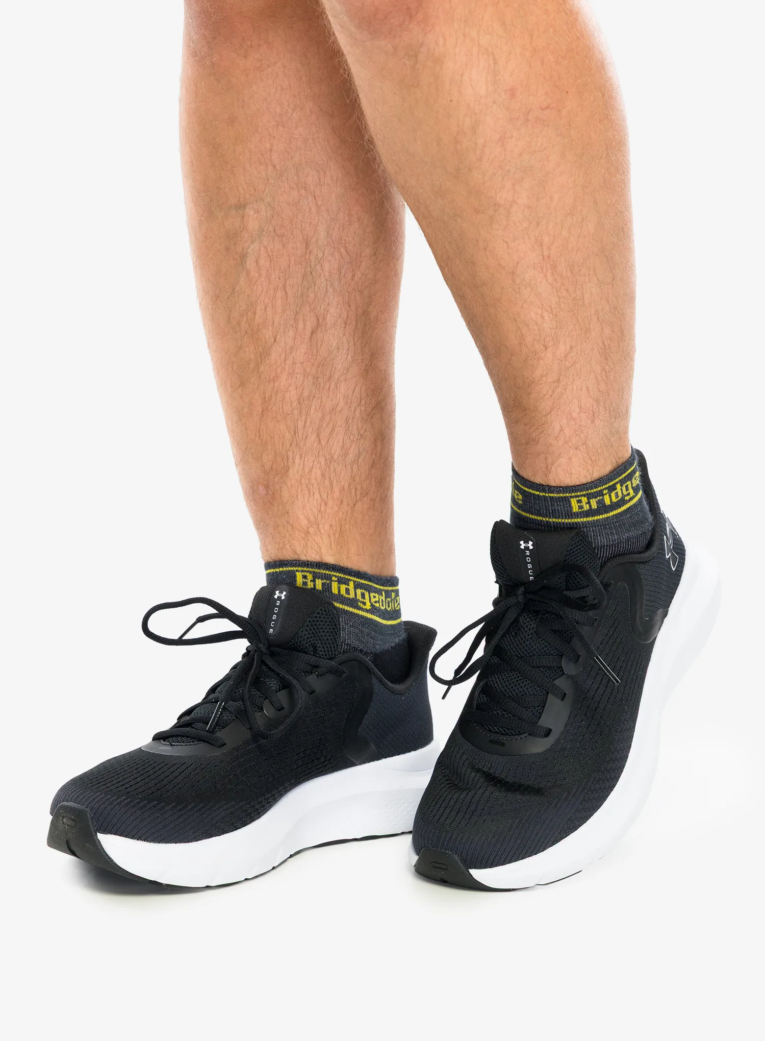 Běžecké boty pánské Under Armour Charged Rogue 5 - black/black/white