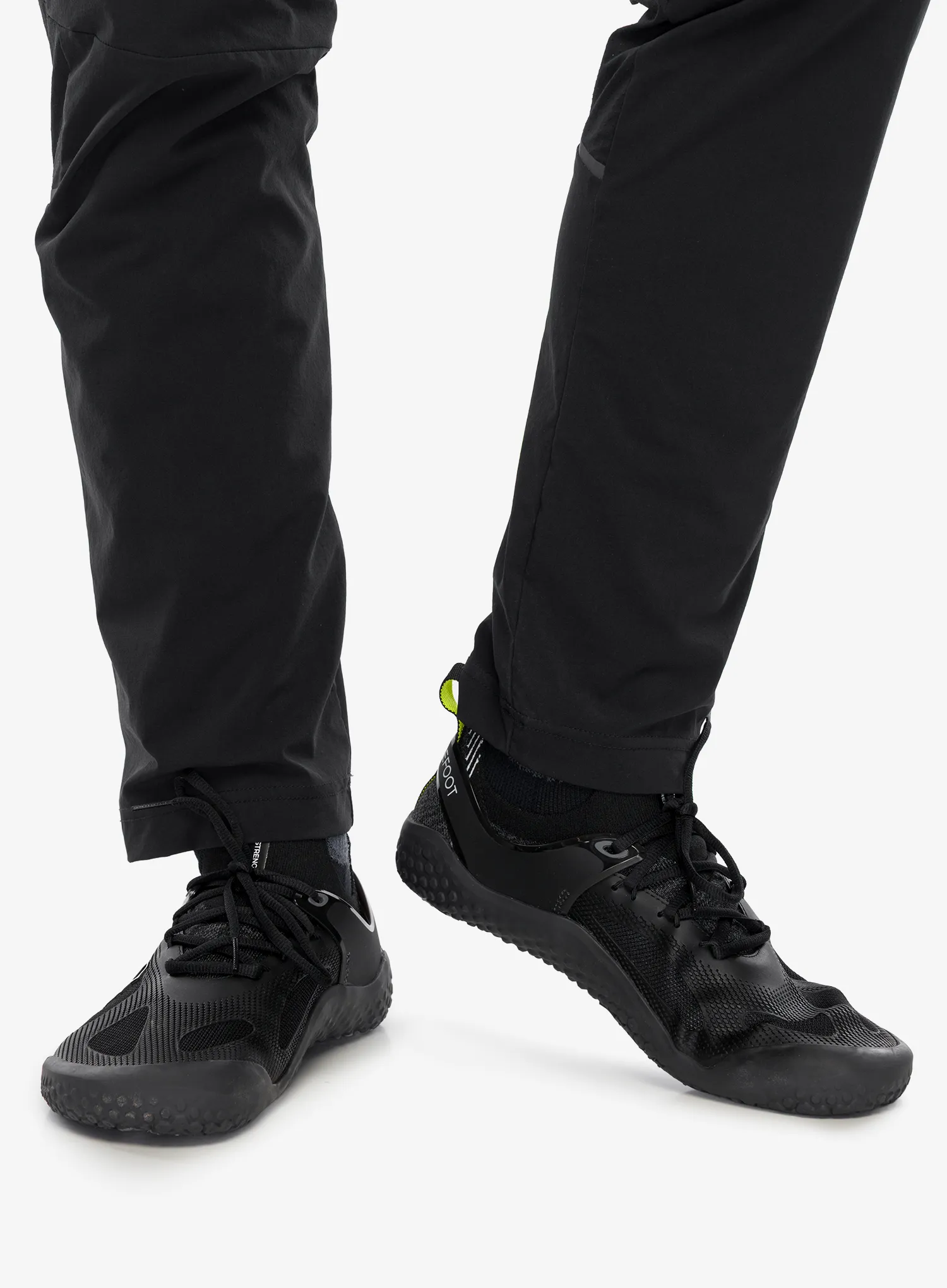 Outdoorové boty Vivobarefoot Motus Strength - obsidian/white