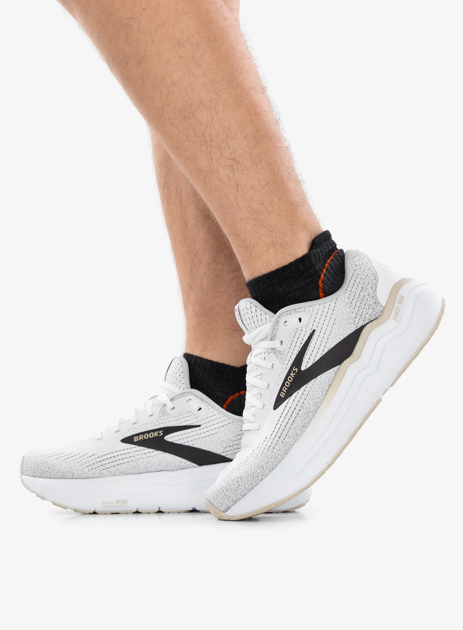 Trailové boty Brooks Ghost Max 2 - white/pelican/oyster