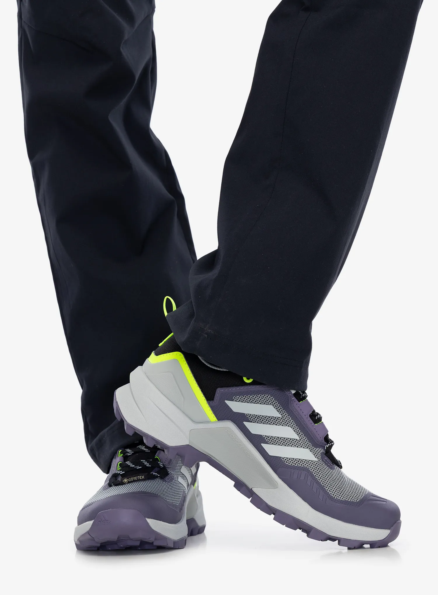 Trekové boty dámské adidas TERREX Swift R3 GTX - wonsil/wonsil/luclem