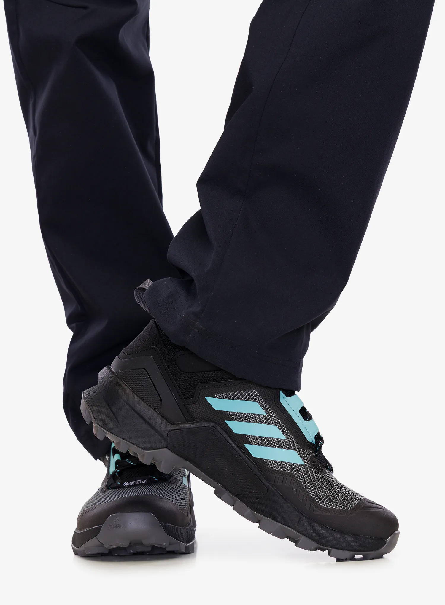 Trekové boty dámské adidas TERREX Swift R3 Mid GTX - cblack/minton/grefiv
