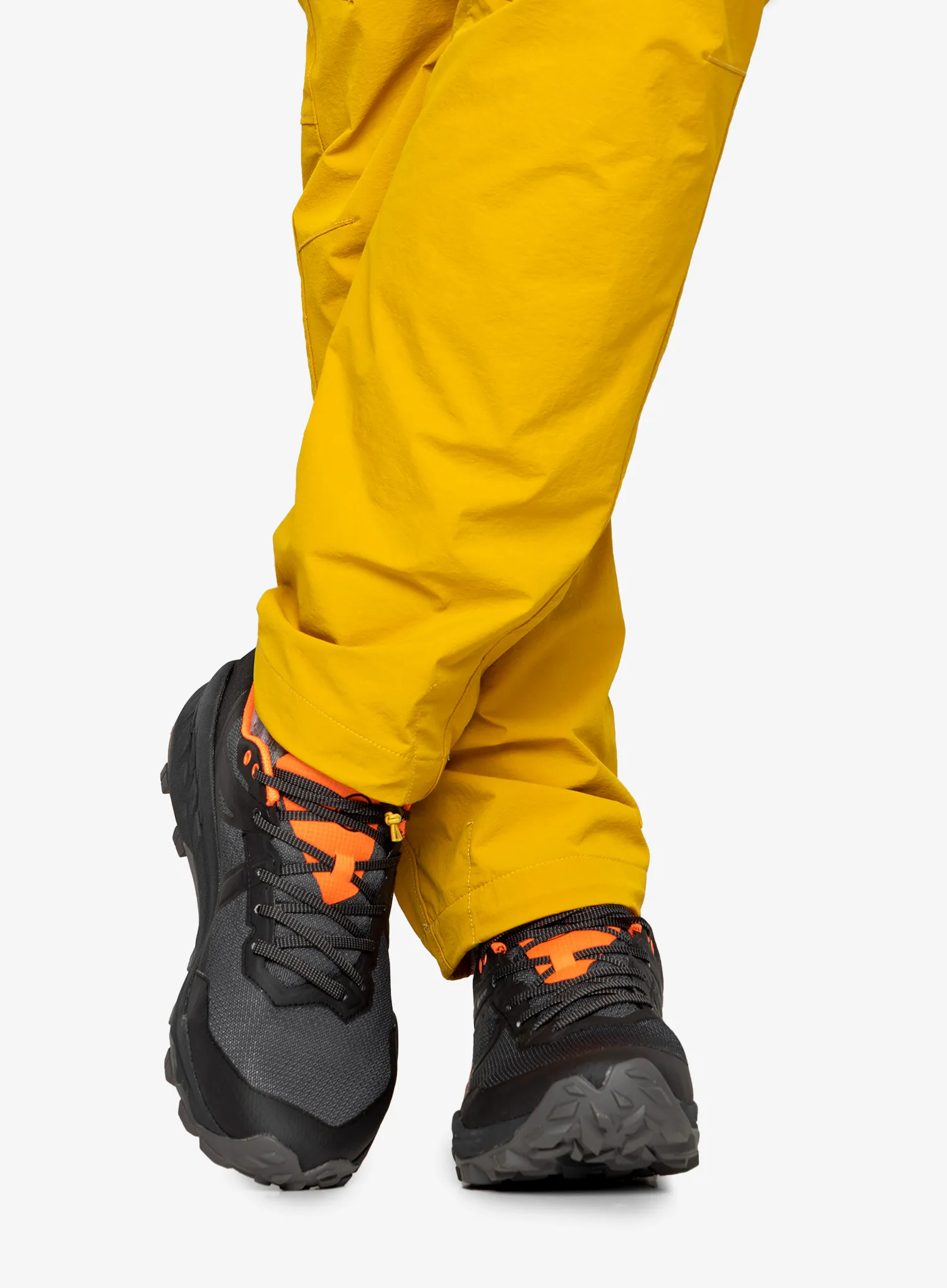 Turistické boty Mammut Sertig II Low GTX - black/vibrant orange