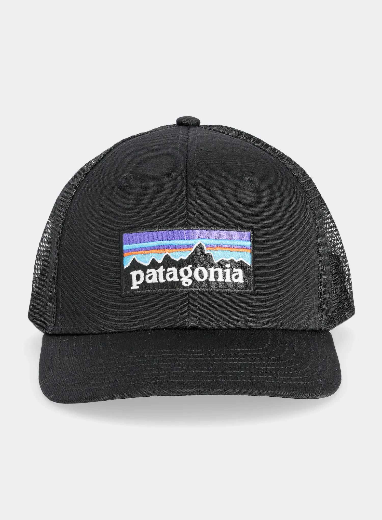 Kšiltovka Patagonia P-6 Logo Trucker Hat - black
