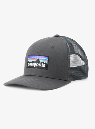 Kšiltovka Patagonia P-6 Logo Trucker Hat - forge grey