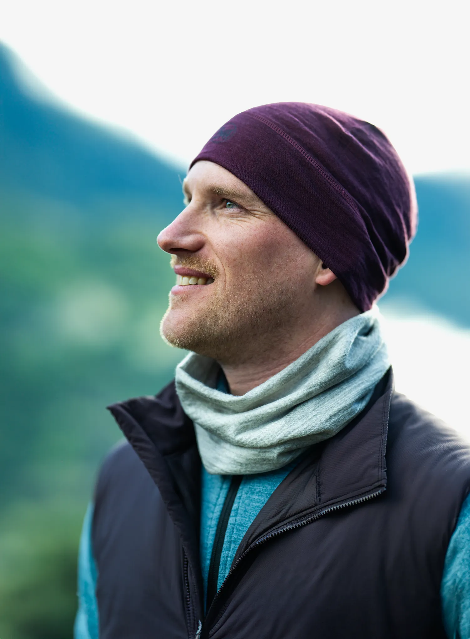 Funkční čepice Buff Lightweight Merino Beanie - solid night blue