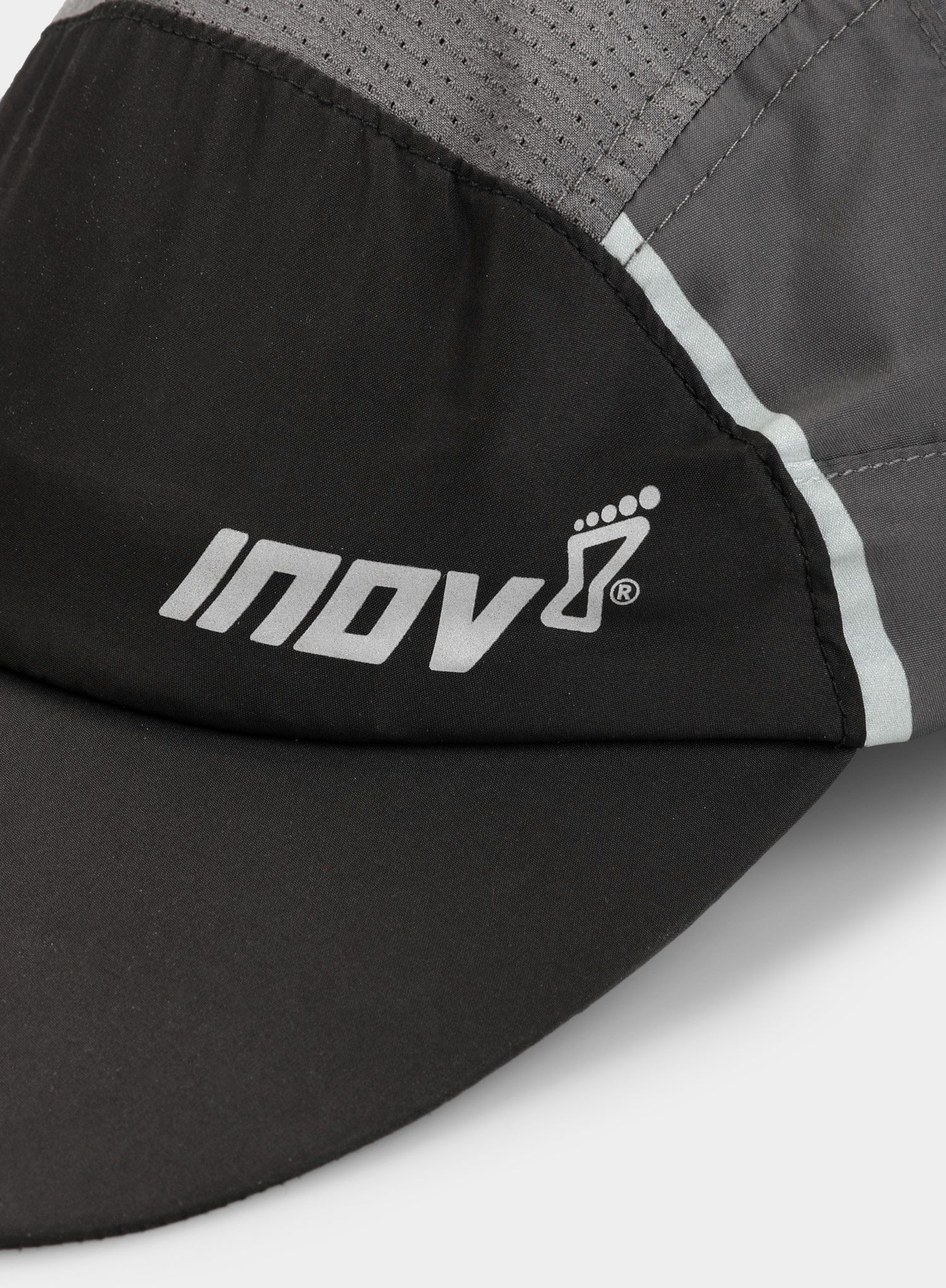 Běžecká čepice Inov-8 Race Elite Peak 2.0 - black