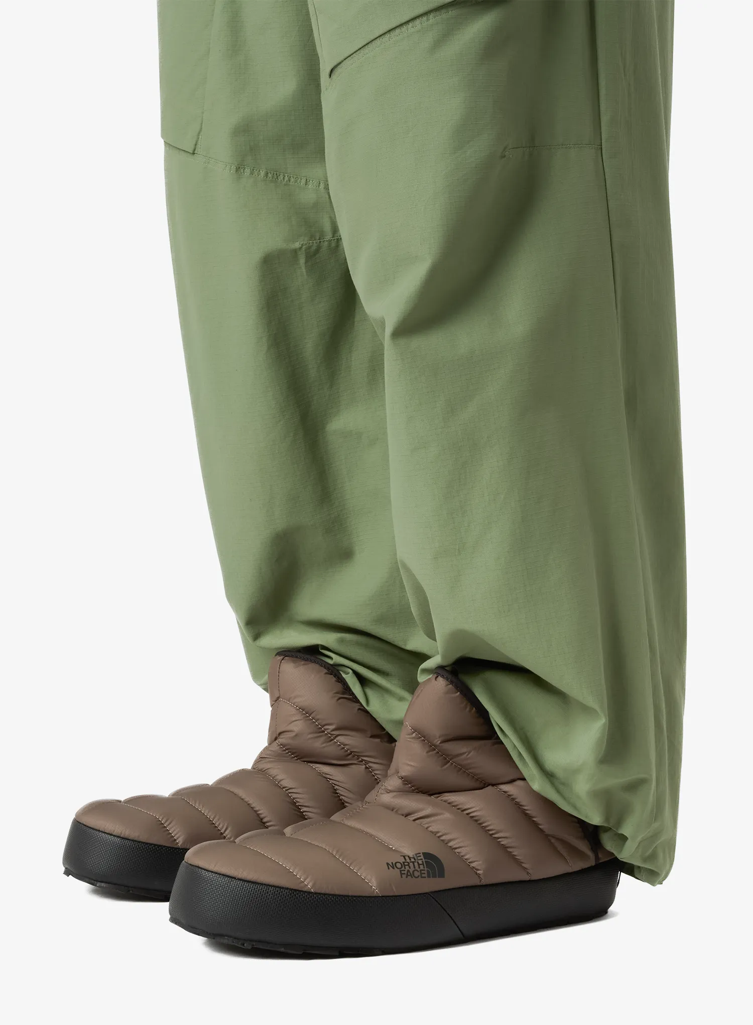 Zateplené papuče The North Face ThermoBall Traction Bootie - mocha brown/tnf black