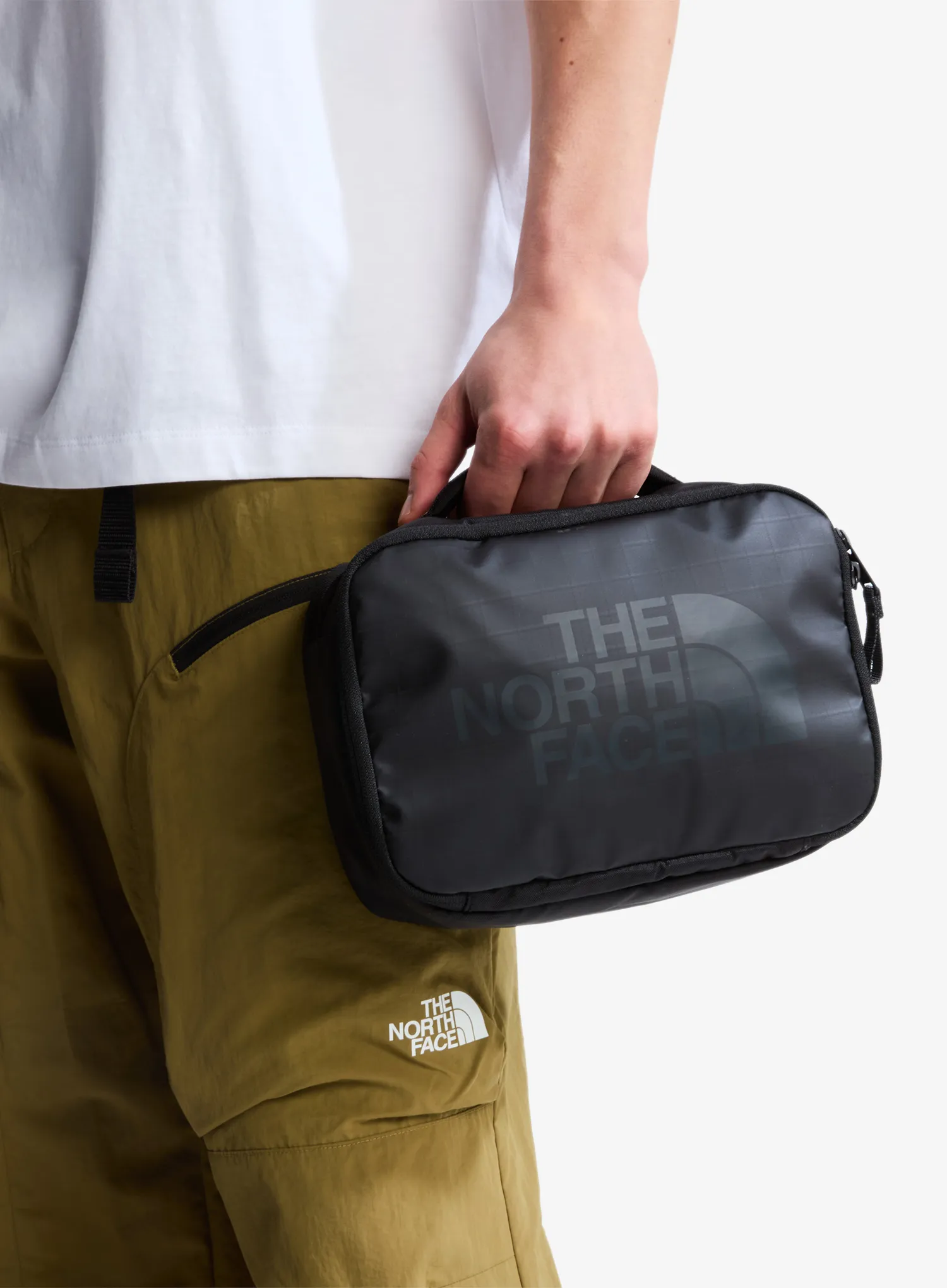 Kosmetická taštička The North Face Base Camp Voyager Toiletry Kit - black/grey