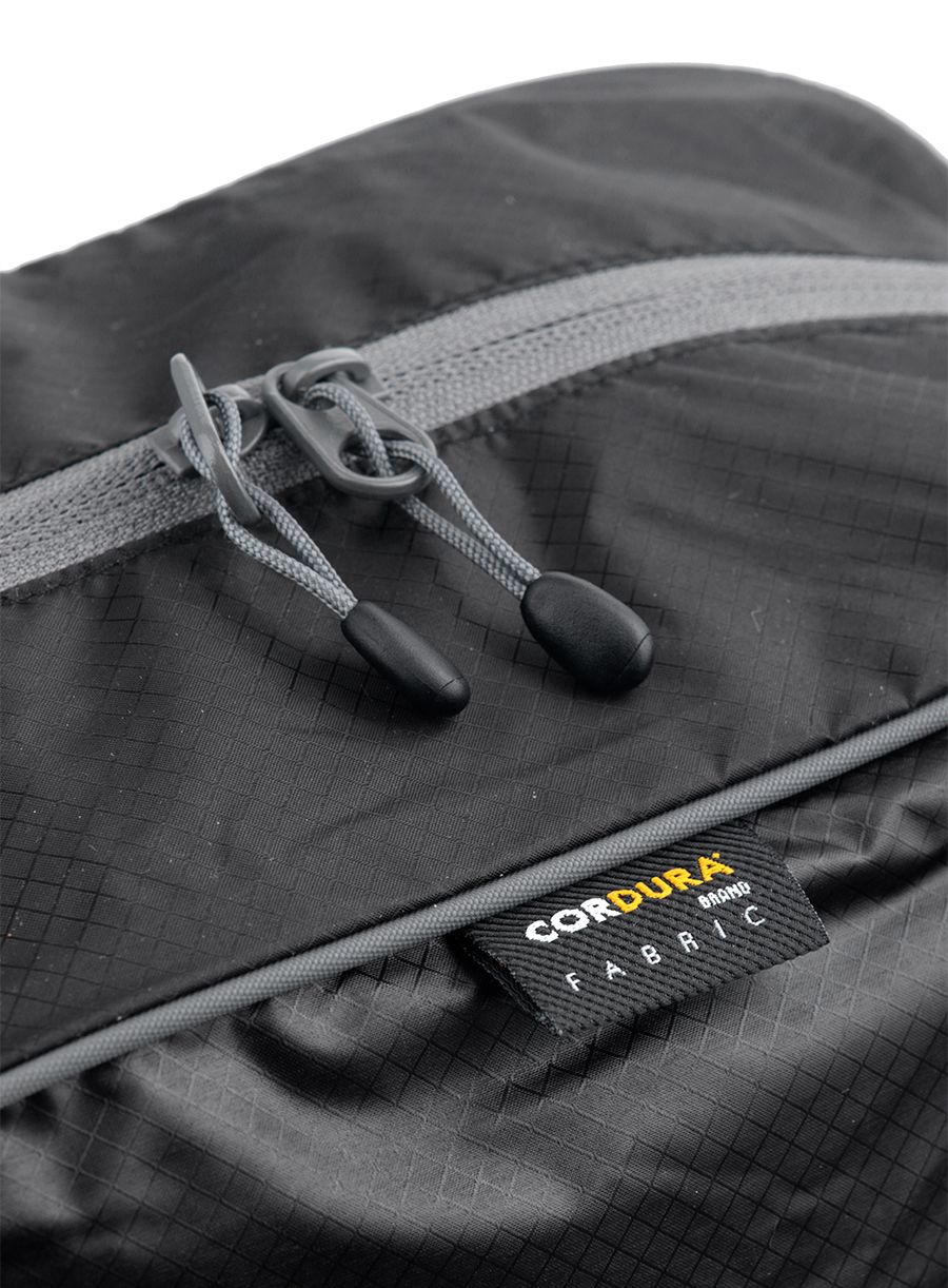 Kosmetická taška Sea To Summit Travelling Light Toiletry Bag - black/grey