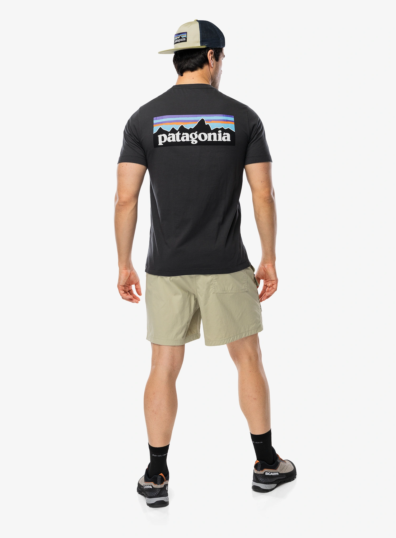 Bavlněné tričko Patagonia P-6 Logo T-Shirt - ink black