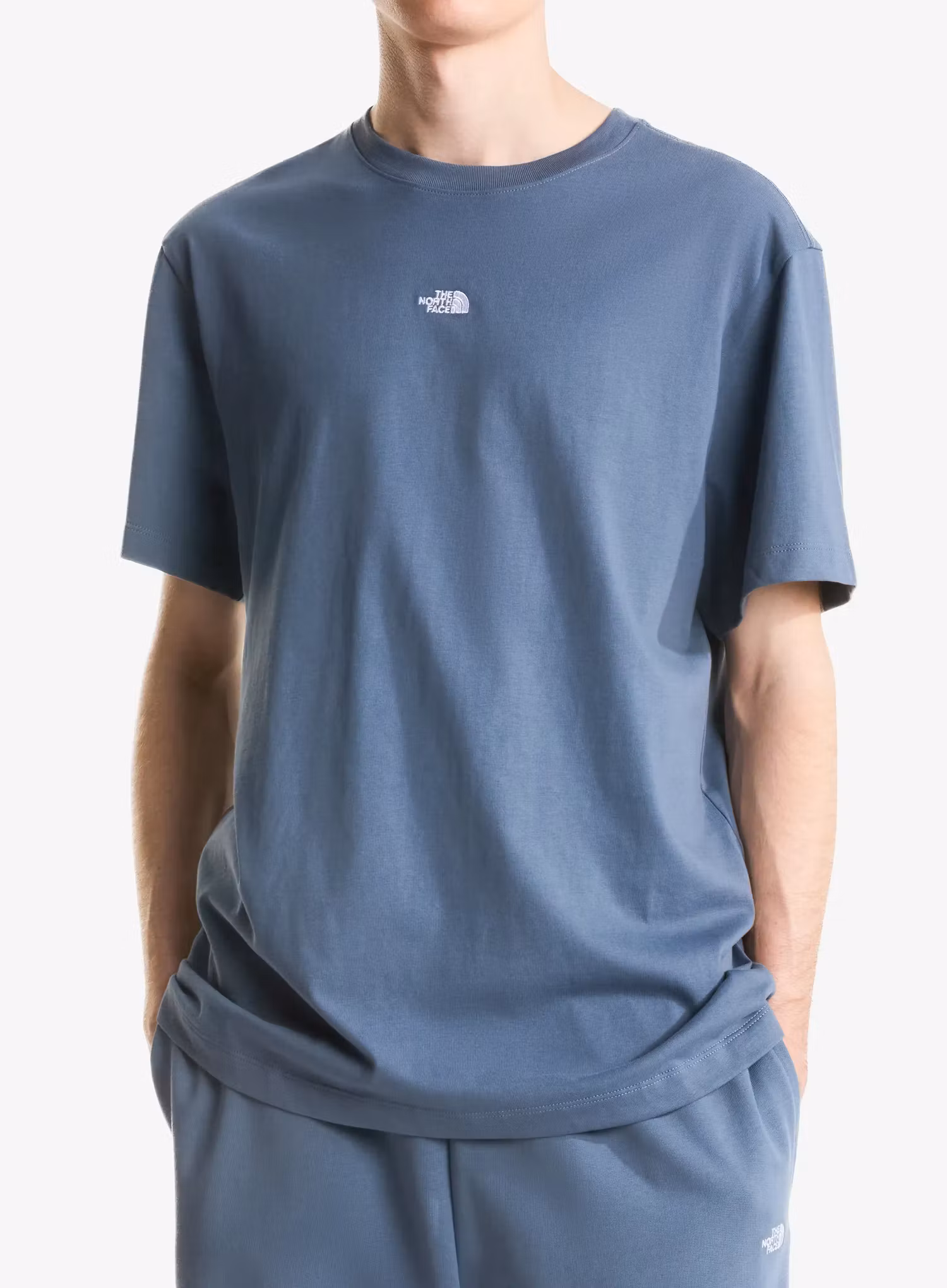 qweTheNorthFaceEssentialCenterLogoRelaxedSSgranitegrey198266083872a.webp