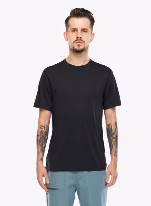 PatagoniaCapCoolUltraShirtblackforgegreyx_dye198077689683A.webp