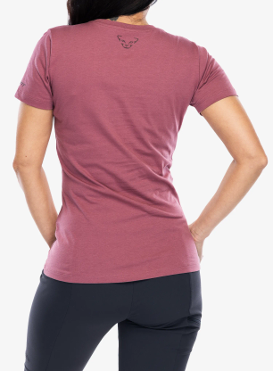 Dámské tričko s potiskem Dynafit Dynafit X Simon Charriere Tee - dark rose/blue turn