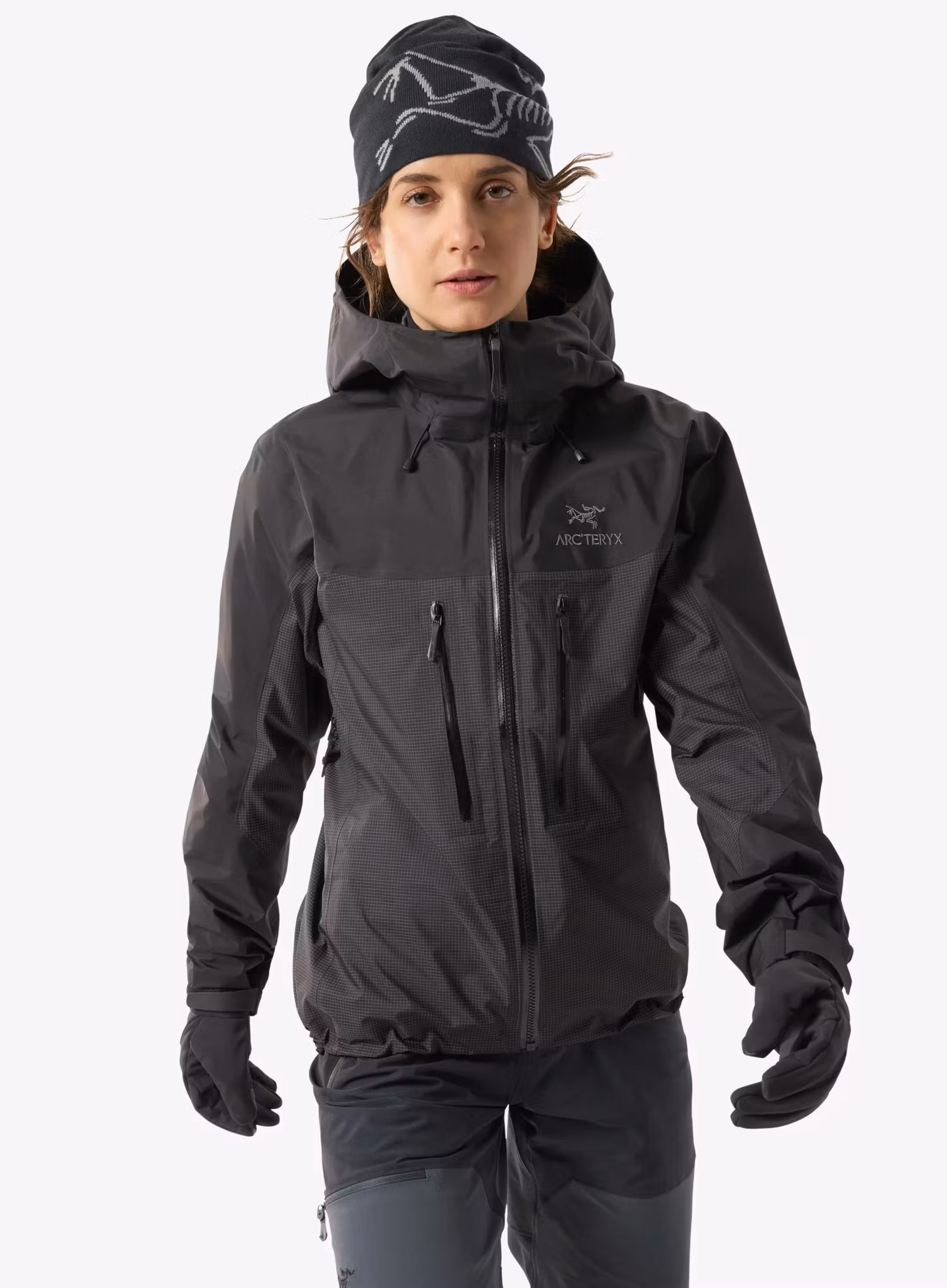 ppp_S25_X000007069_002291_AlphaJacket_Black_Women_S_Front_View_white_bg_4603.webp