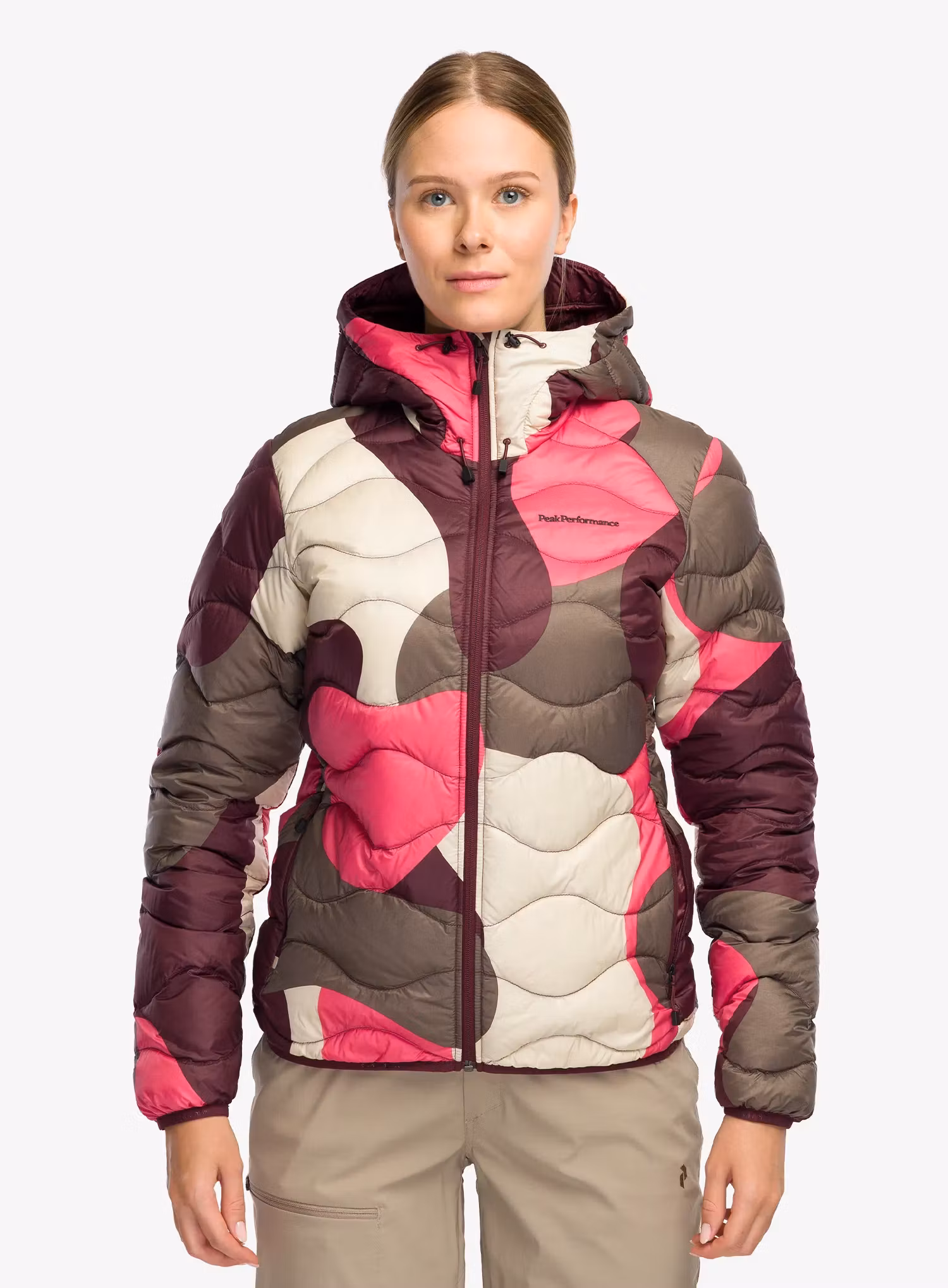 PeakPerformanceHeliumAOPDownHoodJacket_snowbank_fw26_7333529014221_1_300.webp