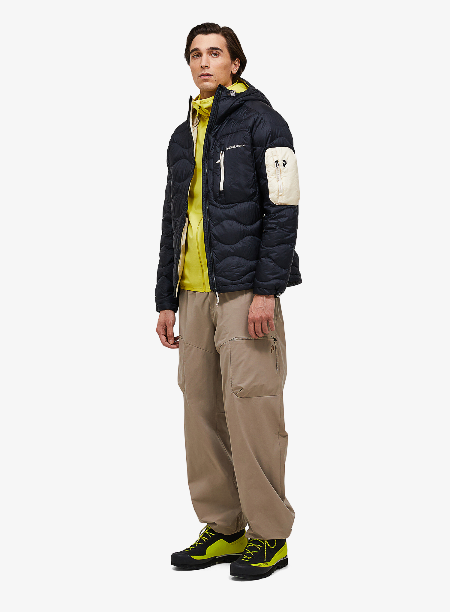 Péřová bunda Peak Performance Helium Utility Down Hood Jacket - black/sand fog
