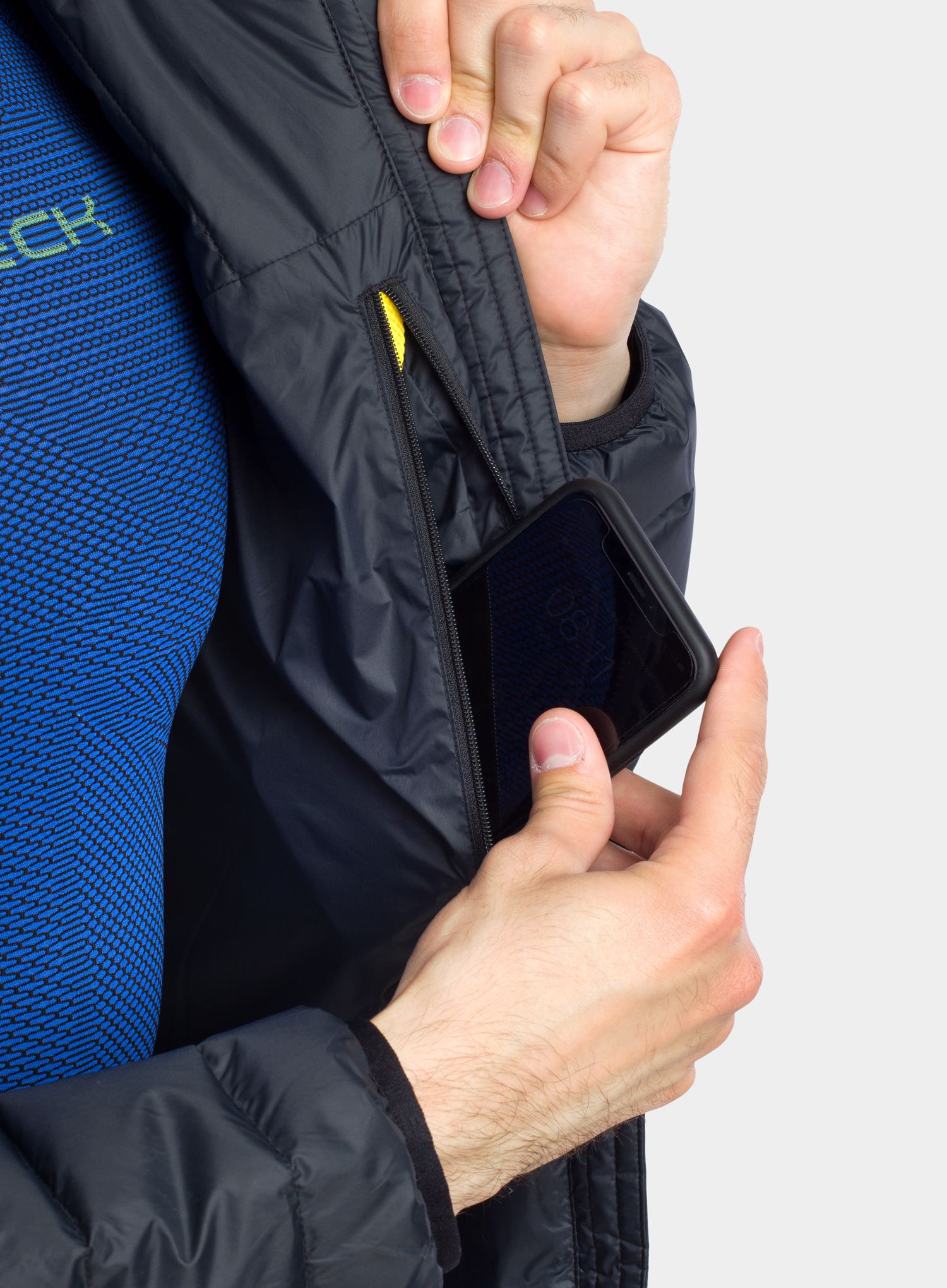 Péřová bunda Fjallraven Expedition Pack Down Jacket - black