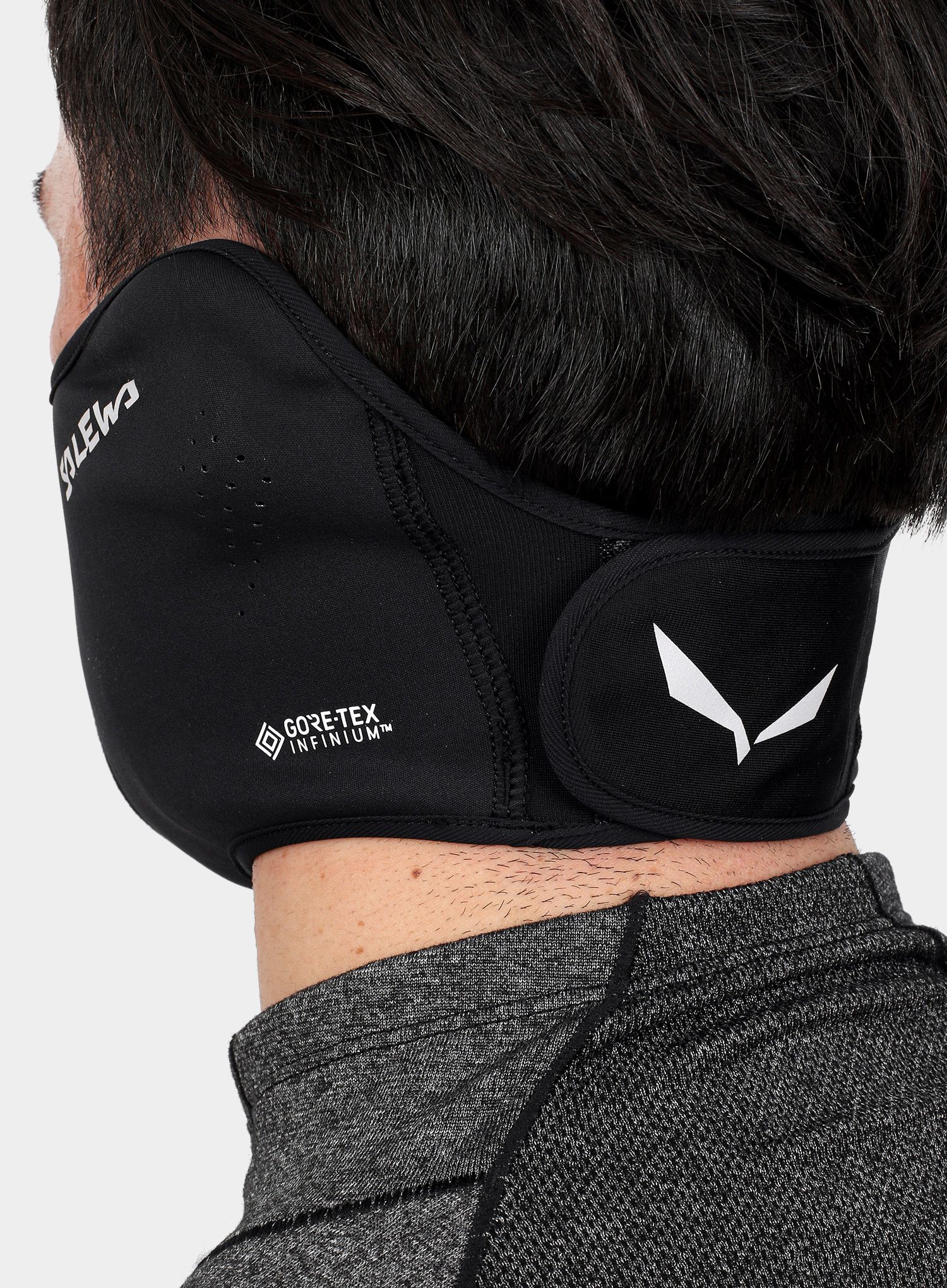 Rouška Salewa Ortles 2 WS Facemask - black out
