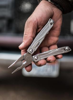 Multitool Leatherman Wingman - stainless