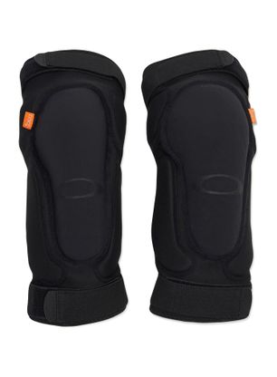 Chrániče kolen na kolo Oakley Drop In D3O Knee GRD - blackout