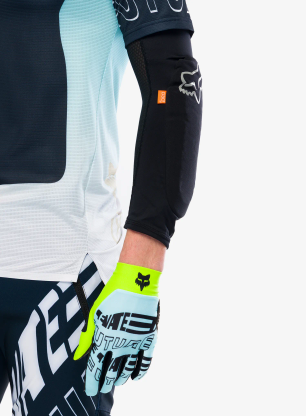 Chrániče loktů na kolo Fox Enduro Elbow Guard - black