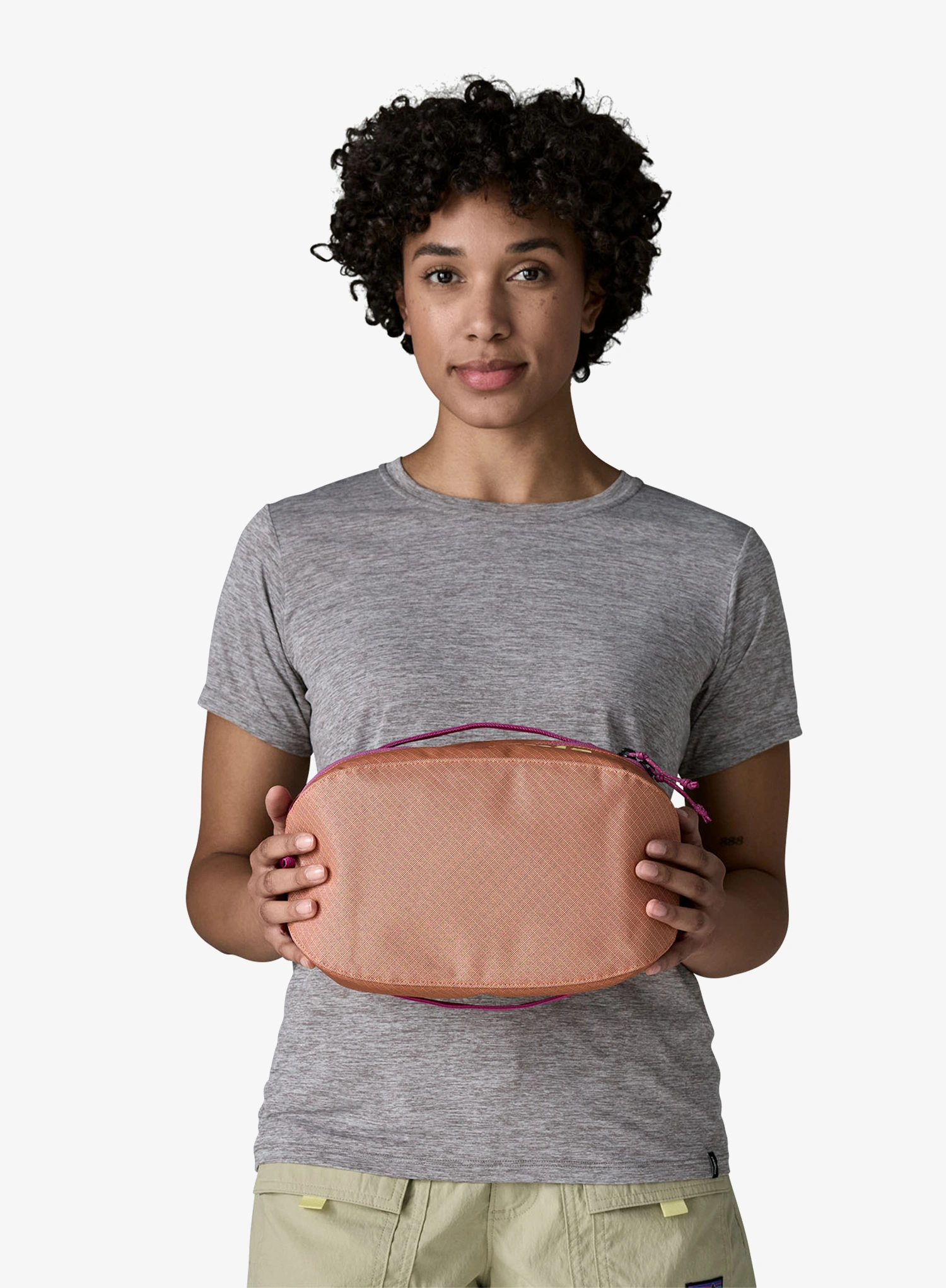 Cestovní organizér Patagonia Black Hole Cube 6L - peach sherbet