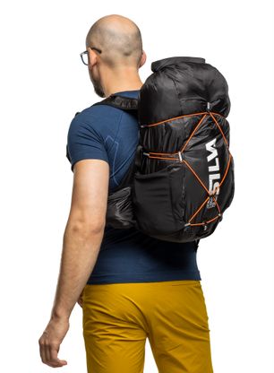 Běžecký batoh Silva Strive Mountain Pack 23+3