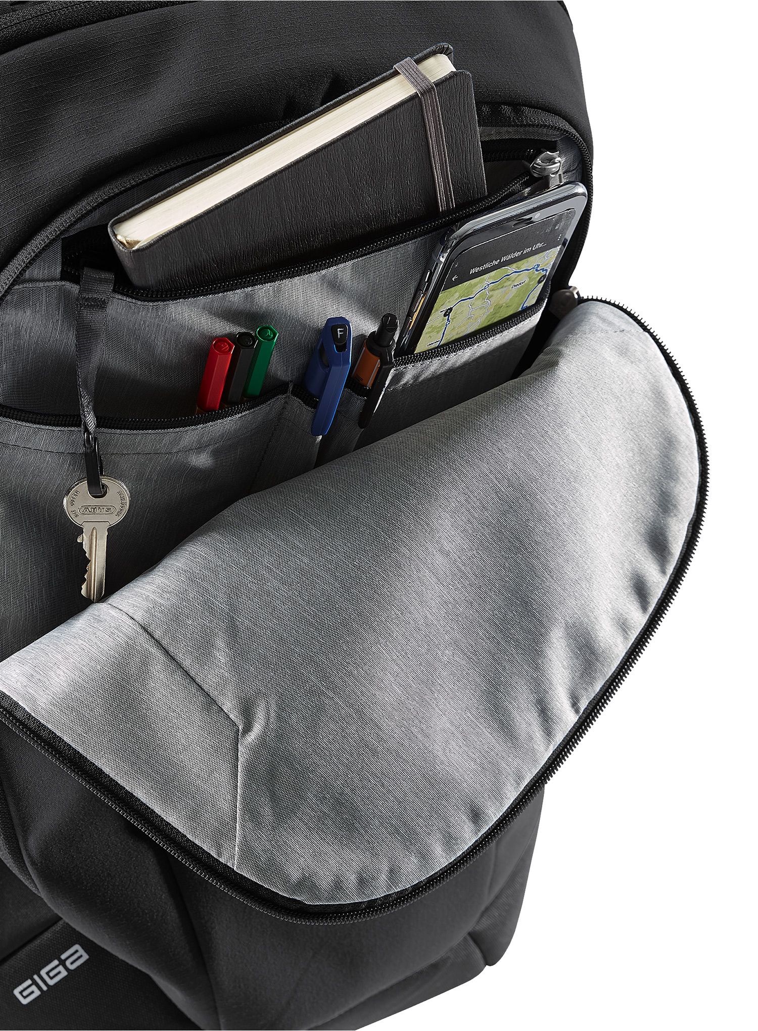 Městský batoh Deuter Giga - black