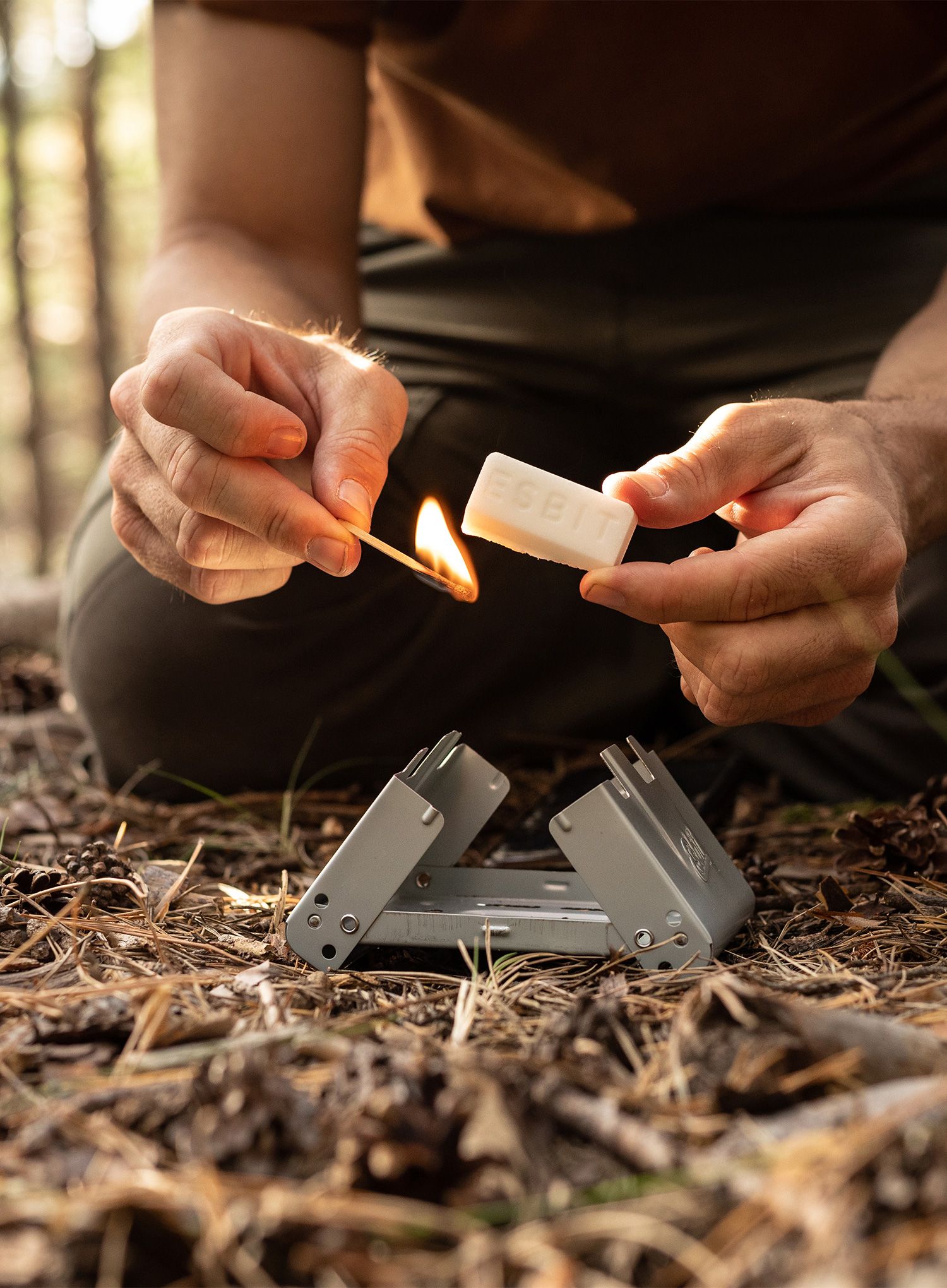 Turistický vařič Esbit Pocket Stove w/Windshield 2 x 27g