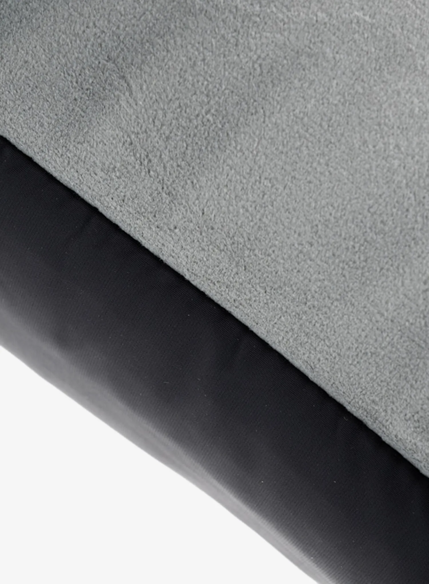 Cestovní polštářek Cocoon Synthetic Travel Pillow M - charcoal/smoke grey