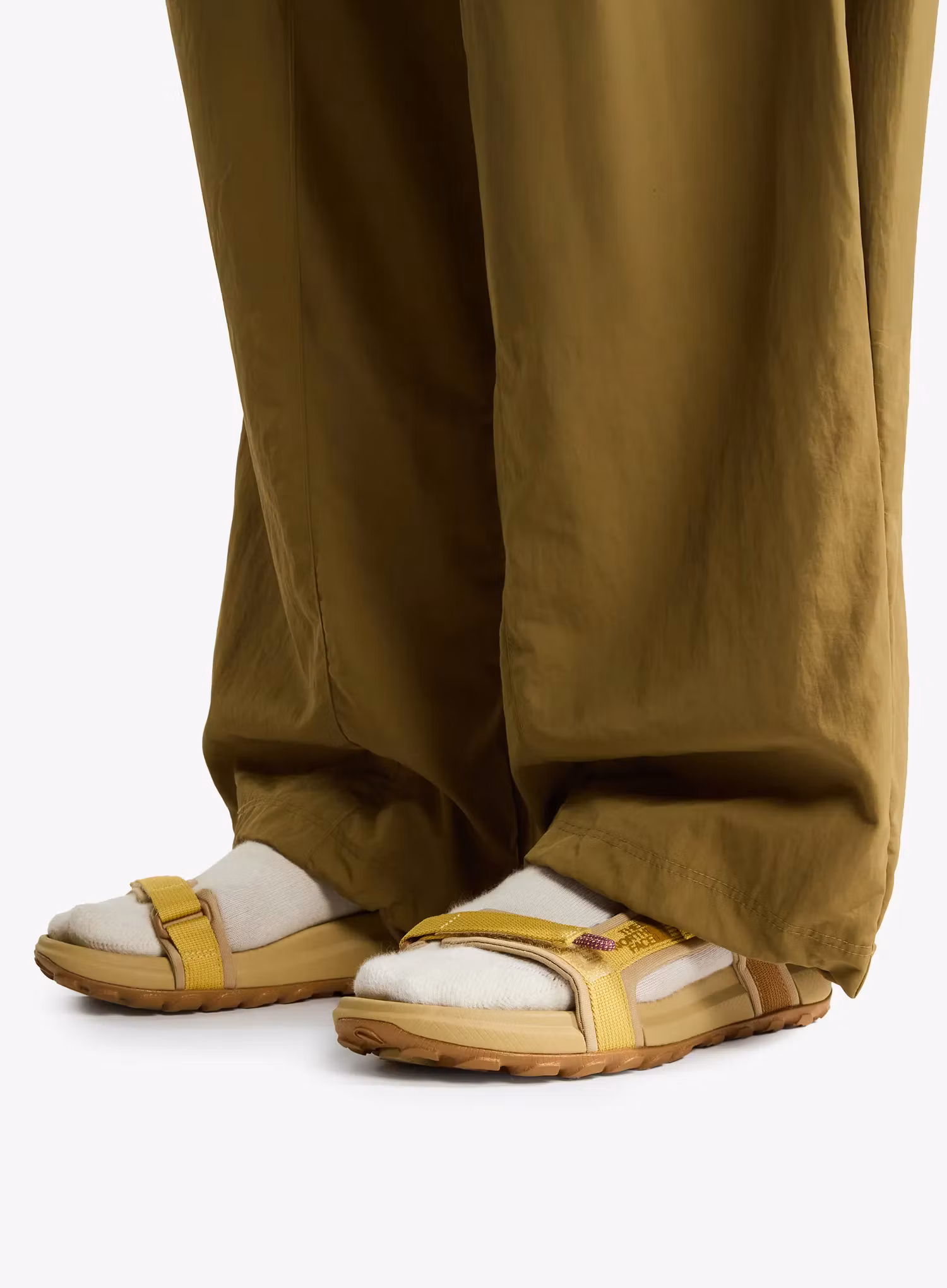 Sportovní sandály dámské The North Face Explore Camp Sandal - honeyed sand/utility brown