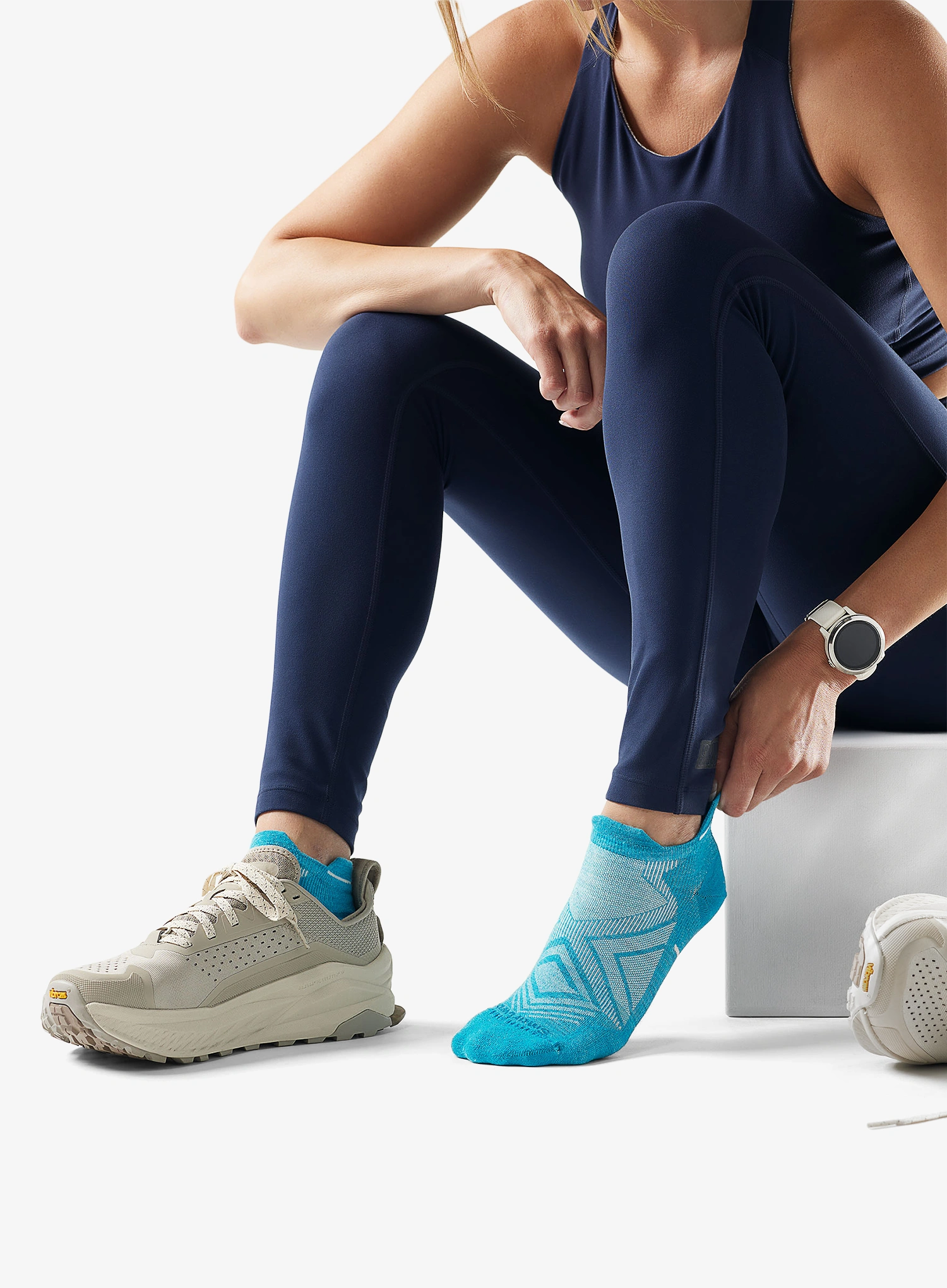 Běžecké ponožky dámské Smartwool Run Zero Cushion Low Ankle Socks - white/capri