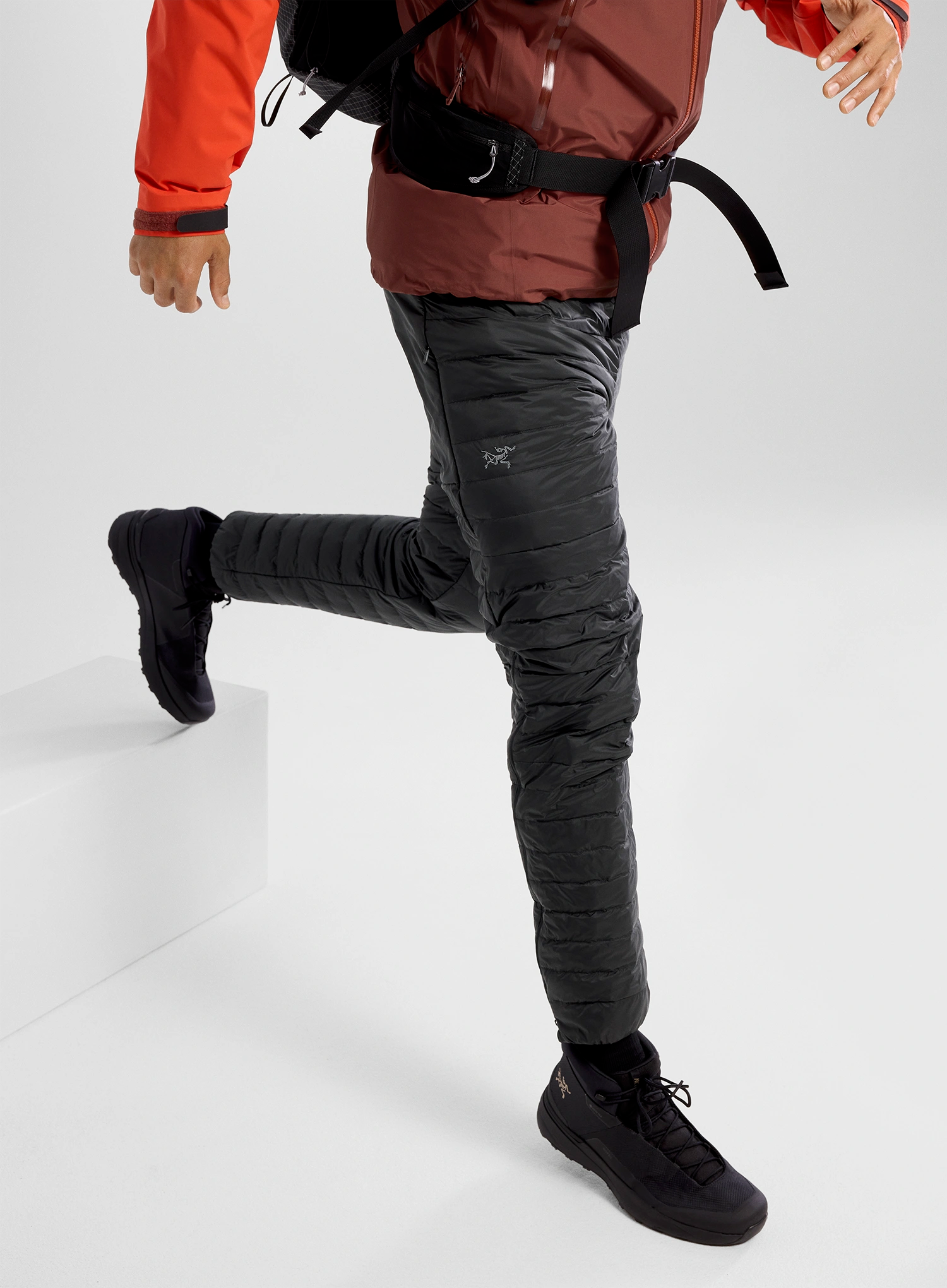 Péřové kalhoty Arcteryx Cerium Pant - black