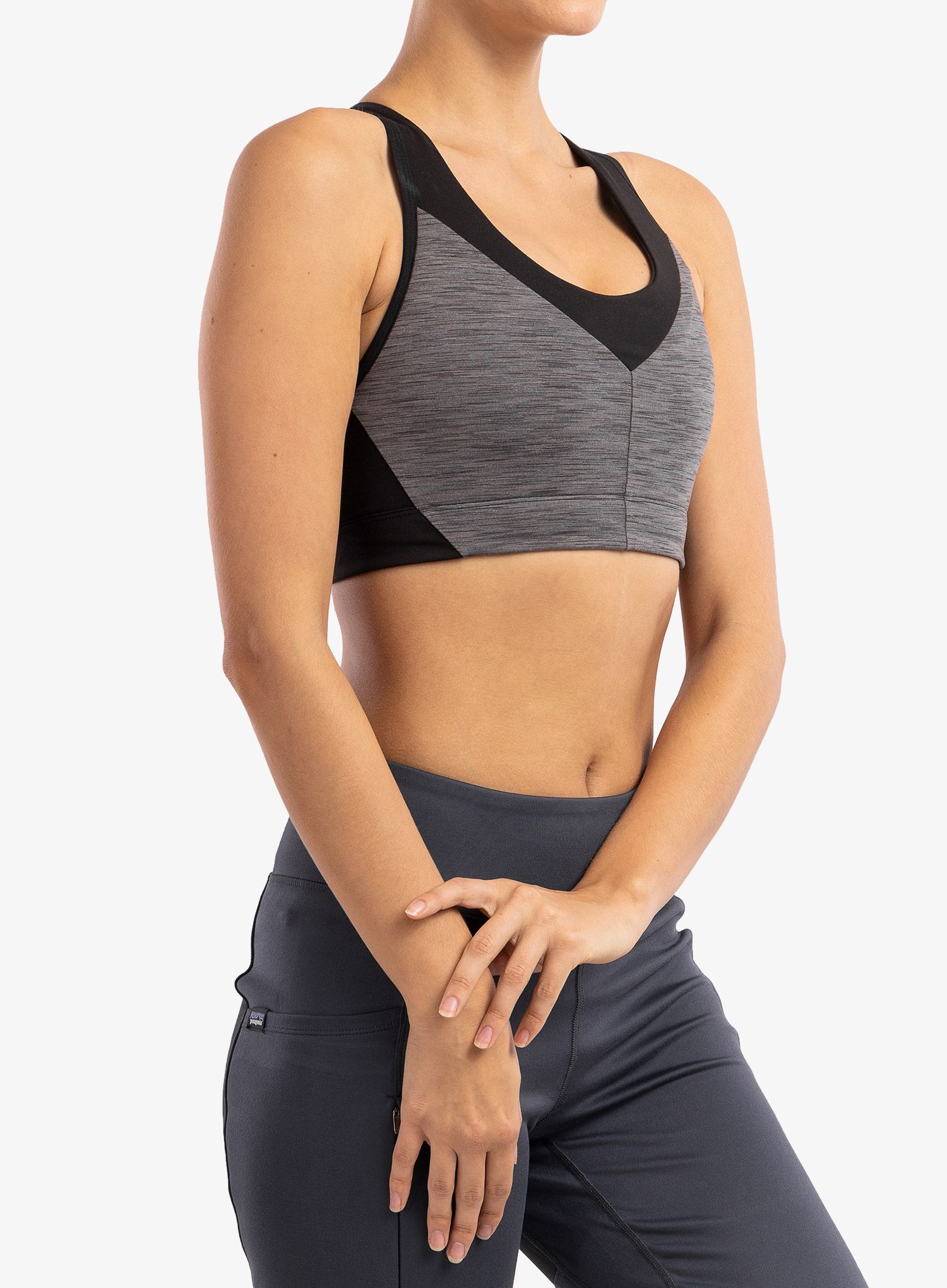 Sportovní podprsenka Patagonia Wild Trails Sports Bra - dye/narwhal grey