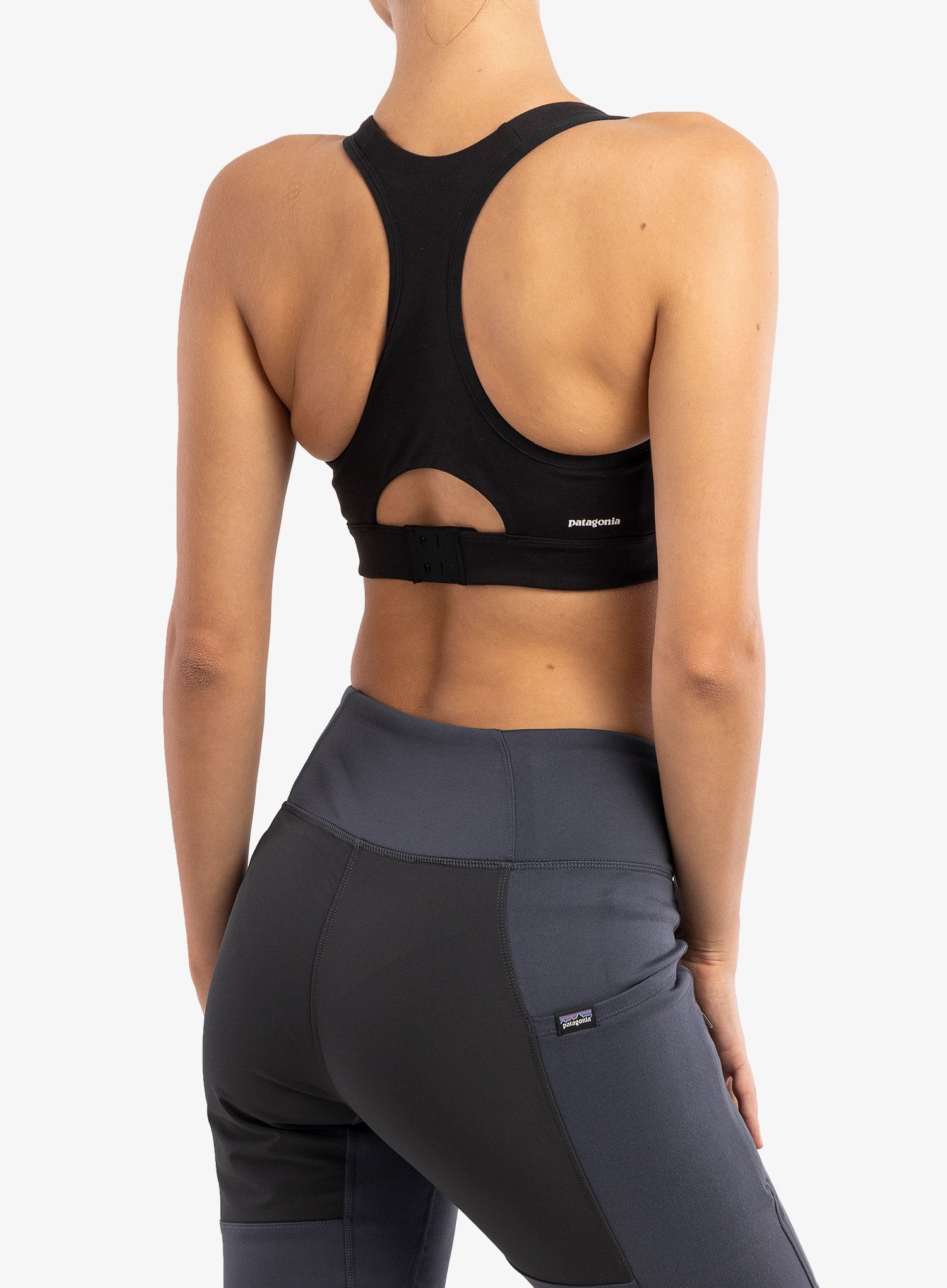 Sportovní podprsenka Patagonia Wild Trails Sports Bra - dye/narwhal grey