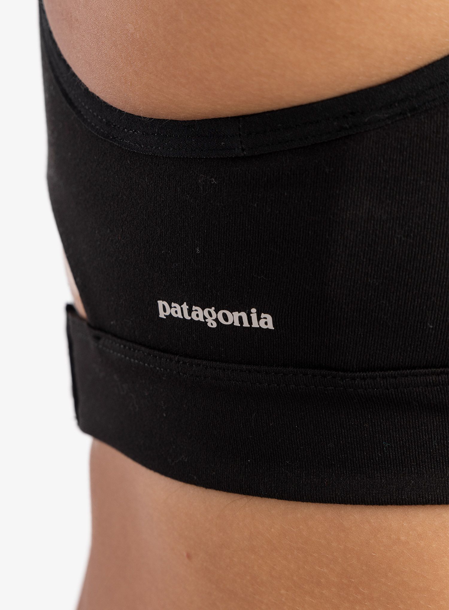 Sportovní podprsenka Patagonia Wild Trails Sports Bra - dye/narwhal grey