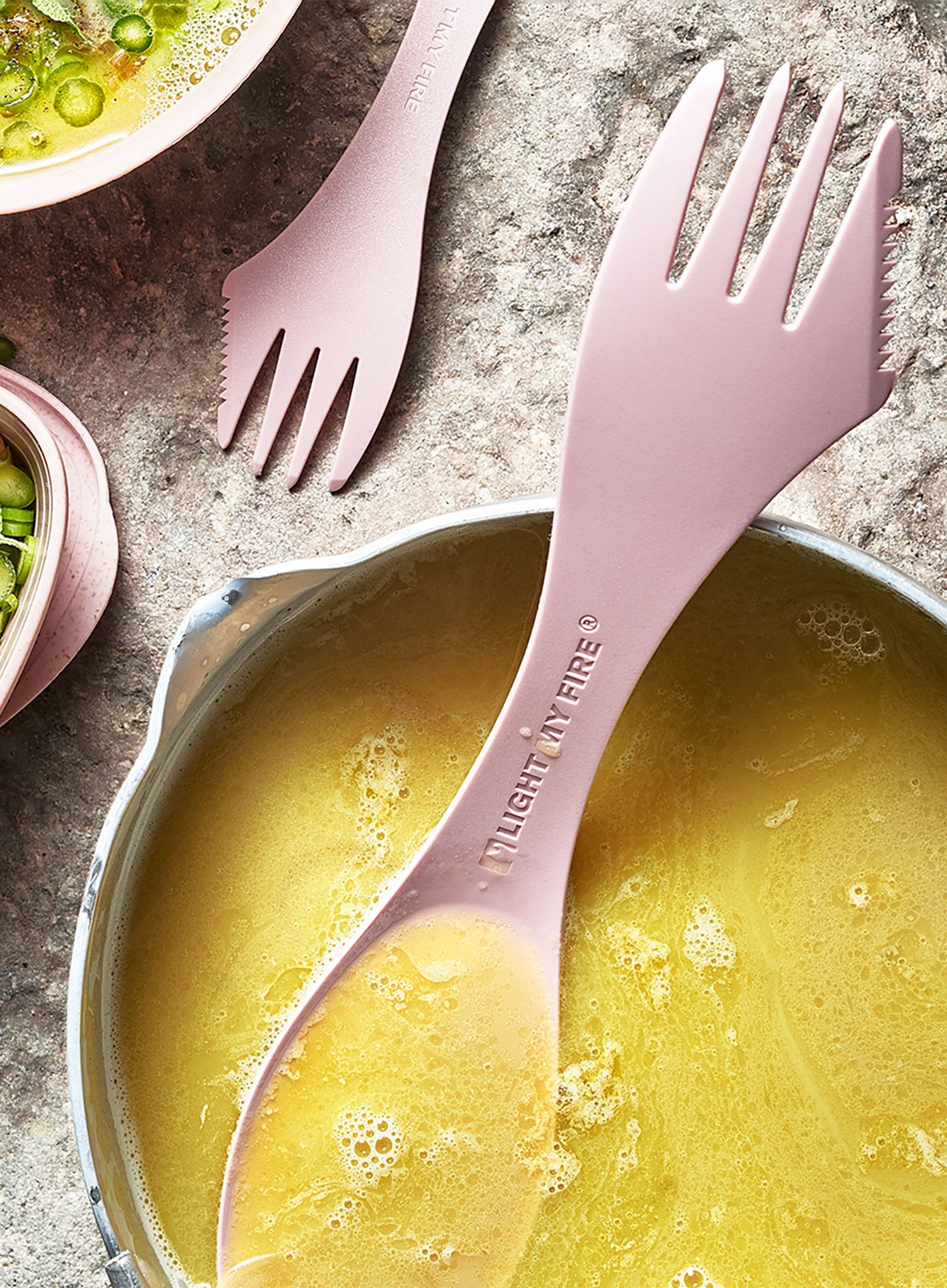 Jídelní příbor Light My Fire Spork Medium 2 Pack Bio - sandygreen/pink