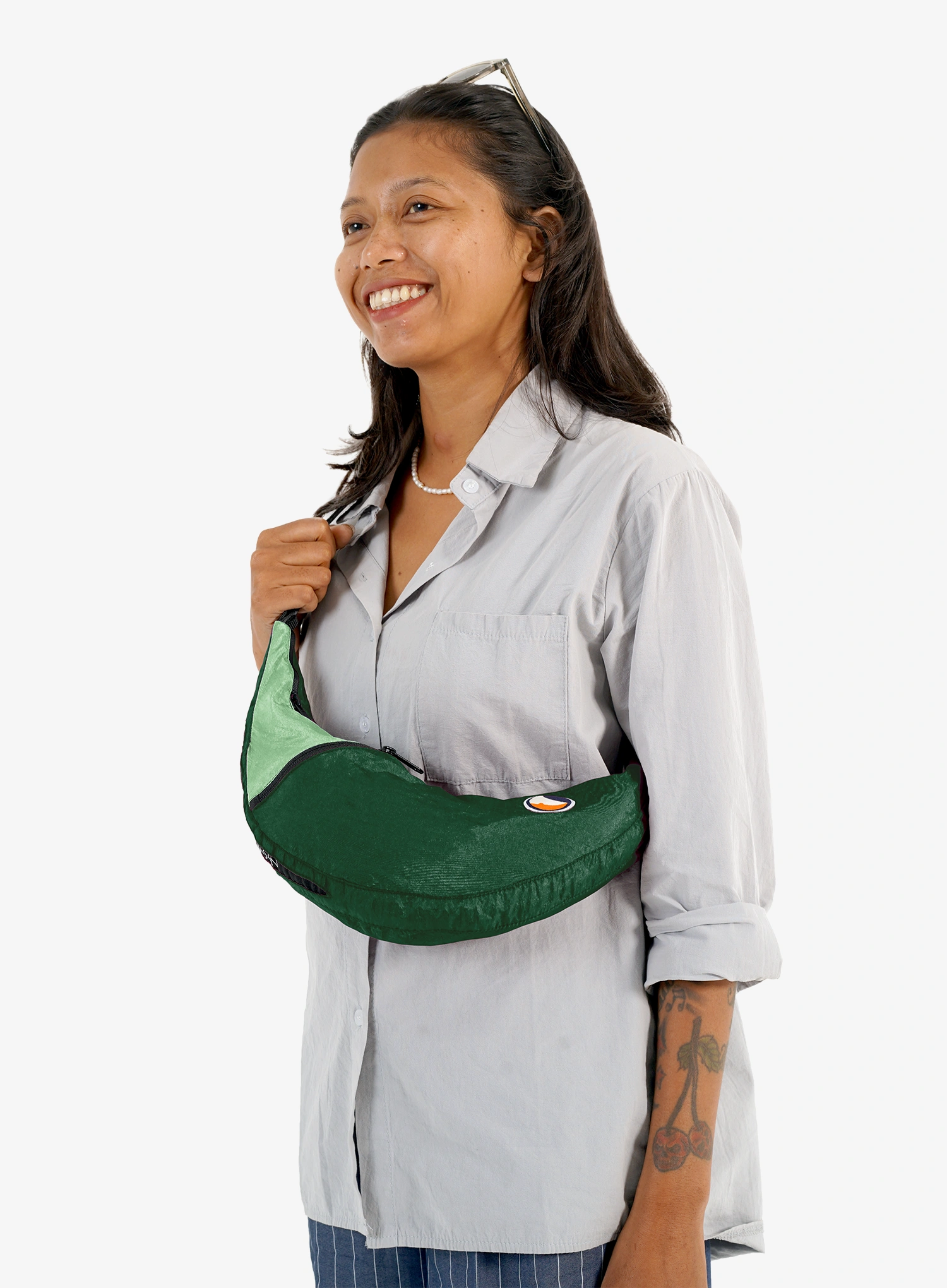Taška Ticket To The Moon Upcycled Sling Bag - dark green/jade green