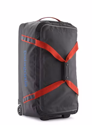 PatagoniaBlackHoleWheeledDuffel70L_smolderblueamanitared_198077742111_073.webp