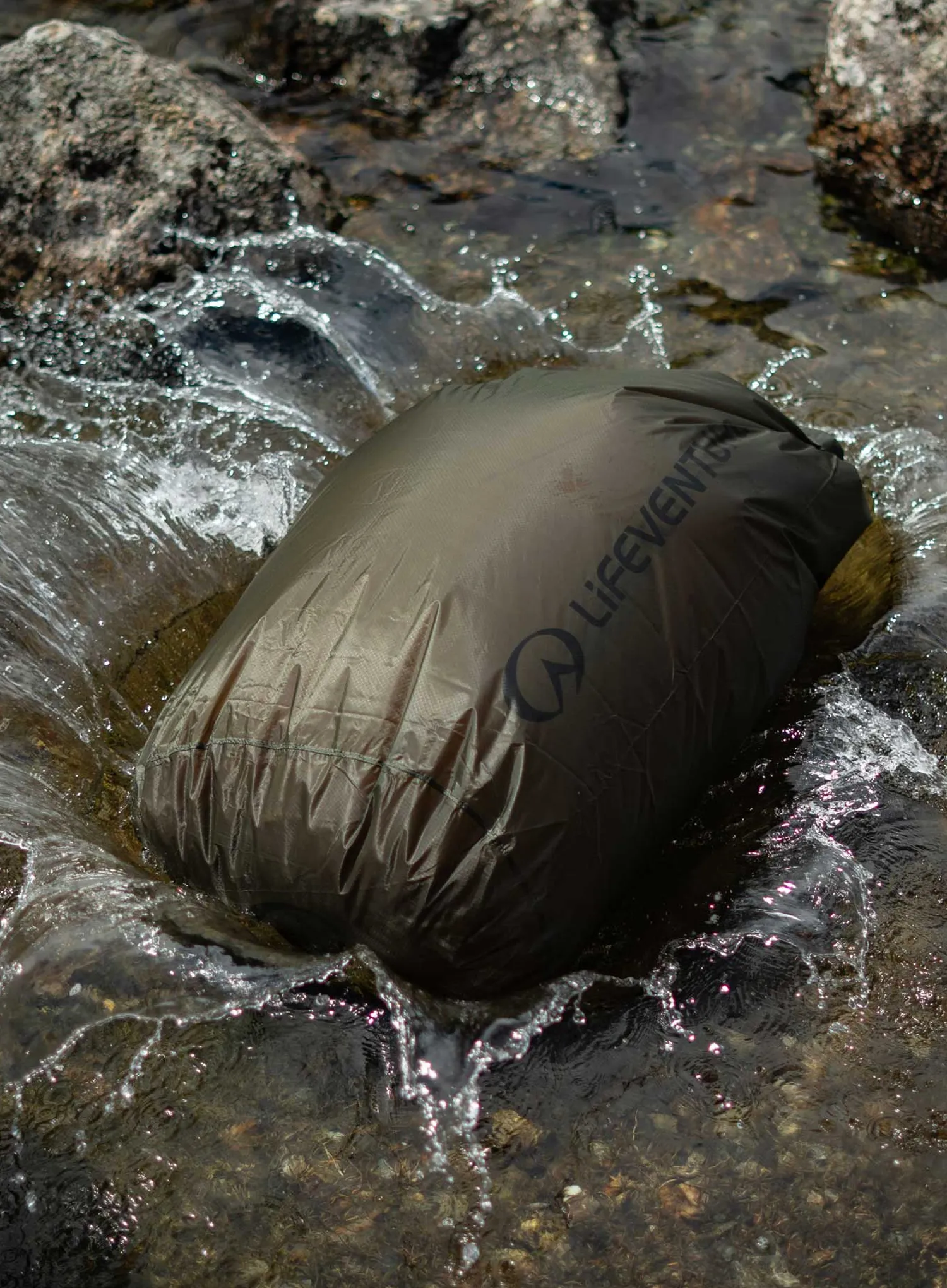 Vodotěsný vak Lifeventure Ultralight Dry Bag 25 l - olive